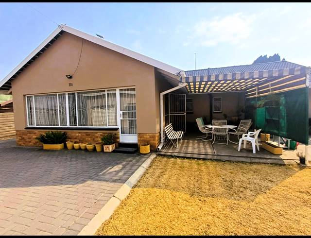 3 BEDROOM HOUSE SOLD IN THREE RIVERS